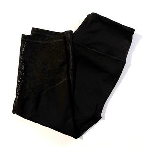 Victoria's Secret Black Cropped Leggings w/ Mesh Leopard Accent